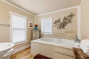 215 E Travis St, Fredericksburg, TX 78624 - Photo 22