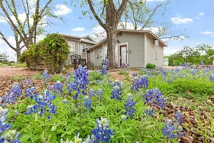 215 E Travis St, Fredericksburg, TX 78624 - Photo 26