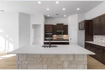 117 Stoneledge, Fredericksburg, TX 78624 - Photo 2