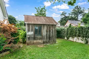 414 E Schubert St, Fredericksburg, TX 78624 - Photo 34