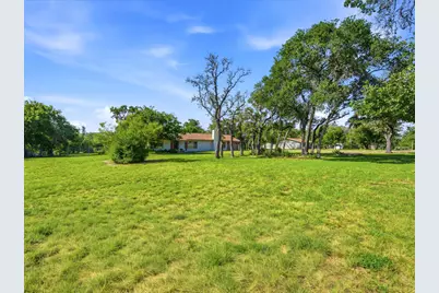 136 Royal Oaks Loop, Kerrville, TX 78028 - Photo 32