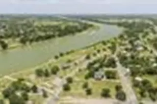 300 W Tarrant, Llano, TX 78643 - Photo 2