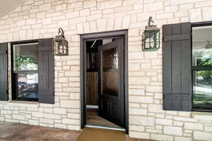 146 Hillside Dr, Fredericksburg, TX 78624 - Photo 4