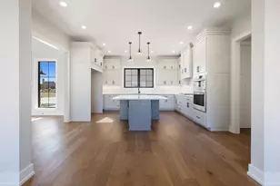220 Interlaken St, Fredericksburg, TX 78624 - Photo 18