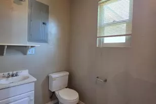 333 W Nimitz St, Fredericksburg, TX 78624 - Photo 8