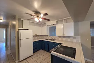 333 W Nimitz St, Fredericksburg, TX 78624 - Photo 4