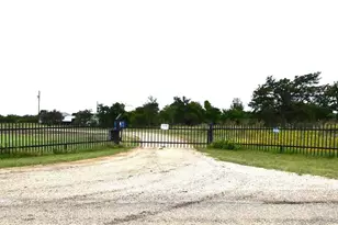 8400 Maner Rd, Harper, TX 78631 - Photo 2