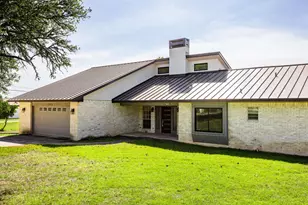 103 Crockett Dr, Kerrville, TX 78028 - Photo 2