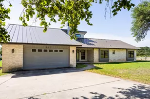 103 Crockett Dr, Kerrville, TX 78028 - Photo 2
