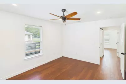 313 Fulton St, Fredericksburg, TX 78624 - Photo 16