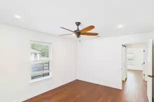 313 Fulton St, Fredericksburg, TX 78624 - Photo 16