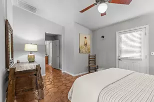 208 E San Antonio St, Fredericksburg, TX 78624 - Photo 28