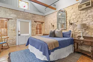 208 E San Antonio St, Fredericksburg, TX 78624 - Photo 2