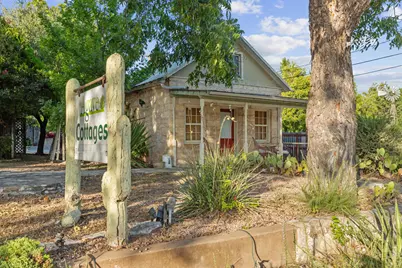 208 E San Antonio St, Fredericksburg, TX 78624 - Photo 84