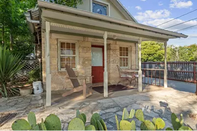 208 E San Antonio St, Fredericksburg, TX 78624 - Photo 82