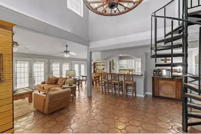 208 E San Antonio St, Fredericksburg, TX 78624 - Photo 14