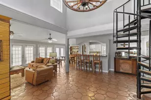 208 E San Antonio St, Fredericksburg, TX 78624 - Photo 14