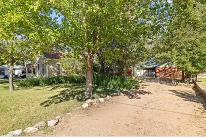 104 N Cherry St, Fredericksburg, TX 78624 - Photo 26