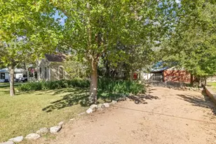 104 N Cherry St, Fredericksburg, TX 78624 - Photo 26