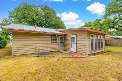 606 S Columbus, Fredericksburg, TX 78624 - Photo 16