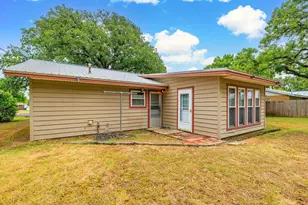 606 S Columbus, Fredericksburg, TX 78624 - Photo 16
