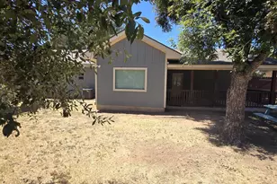 204 Crestwood Dr, Fredericksburg, TX 78624 - Photo 4