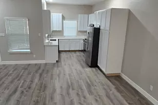 204 Crestwood Dr, Fredericksburg, TX 78624 - Photo 6