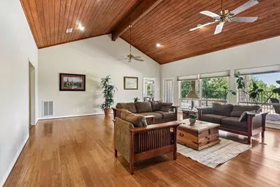 283 W Lacey Oak Pkwy, Kerrville, TX 78028 - Photo 4