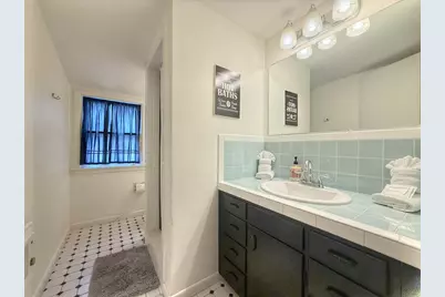 901 N Llano St, Fredericksburg, TX 78624 - Photo 20