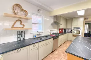901 N Llano St, Fredericksburg, TX 78624 - Photo 6