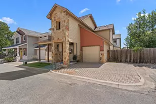 510 S Mueller St, Fredericksburg, TX 78624 - Photo 2