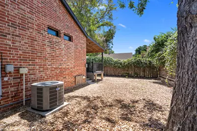 109 S Bowie, Fredericksburg, TX 78624 - Photo 32