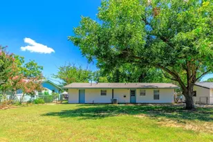 814 Sunset St, Fredericksburg, TX 78624 - Photo 16