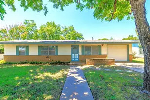 814 Sunset St, Fredericksburg, TX 78624 - Photo 1