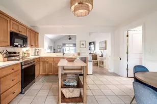 207 Green Oaks Loop, Fredericksburg, TX 78624 - Photo 14