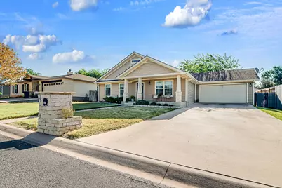 207 Green Oaks Loop, Fredericksburg, TX 78624 - Photo 30