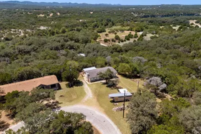 731 W Mountain View Dr, Lakehills, TX 78063 - Photo 24