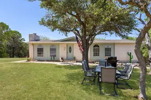 731 W Mountain View Dr, Lakehills, TX 78063 - Photo 34