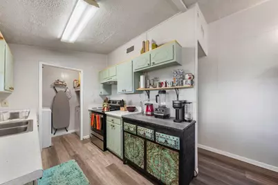731 W Mountain View Dr, Lakehills, TX 78063 - Photo 6