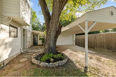 305 S Orange St, Fredericksburg, TX 78624 - Photo 6