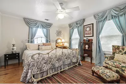 305 S Orange St, Fredericksburg, TX 78624 - Photo 30