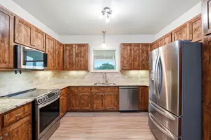 805 Scarlet Oak Ct, Fredericksburg, TX 78624 - Photo 4