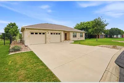 805 Scarlet Oak Court, Fredericksburg, TX 78624 - Photo 2