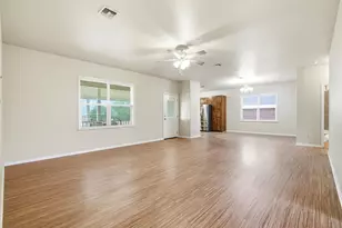 805 Scarlet Oak Ct, Fredericksburg, TX 78624 - Photo 8