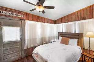 307 S Creek St, Fredericksburg, TX 78624 - Photo 18