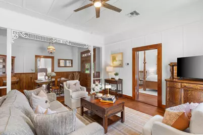 307 S Creek St, Fredericksburg, TX 78624 - Photo 8