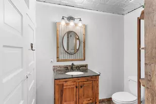 307 S Creek St, Fredericksburg, TX 78624 - Photo 20