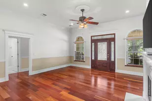 408 W Creek St, Fredericksburg, TX 78624 - Photo 8