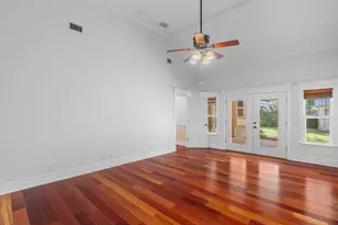408 W Creek St, Fredericksburg, TX 78624 - Photo 18