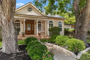 408 W Creek St, Fredericksburg, TX 78624 - Photo 2